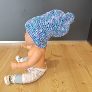 Strickmütze mit Bommel