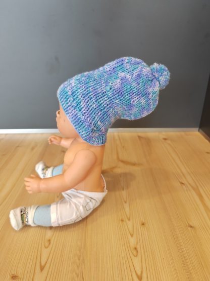 Strickmütze mit Bommel